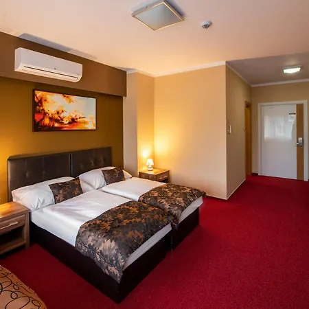 Hotel Glamour 4*